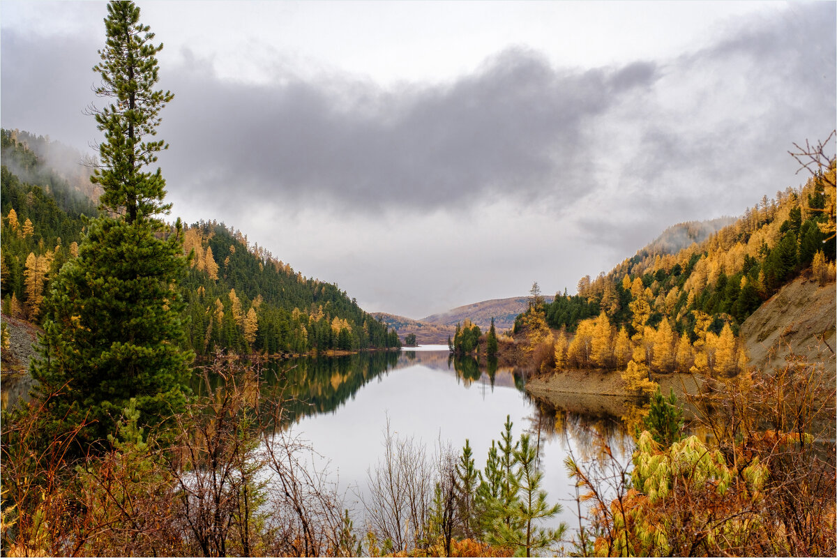 Осень у озера - Алексей Мезенцев Осень у озера - Алексей Мезенцев