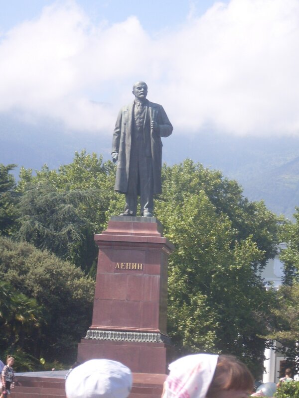 ПАМЯТНИК В.И.ЛЕНИНУ - СЕРГЕЙ ФИЛОЧКИН