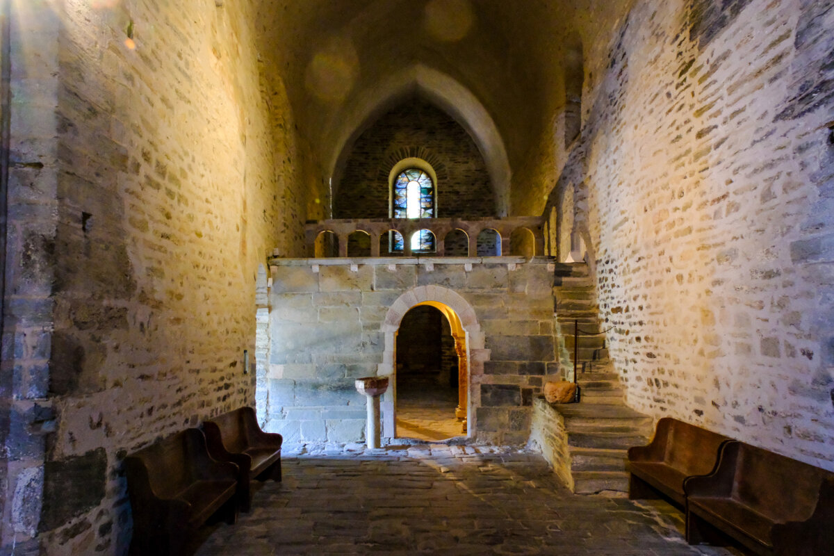 Интерьер монастыря Серрабоне XI век (2) - Георгий А