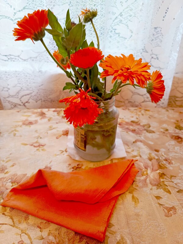 Оранжевый платок. - Vladimir Semenchukov