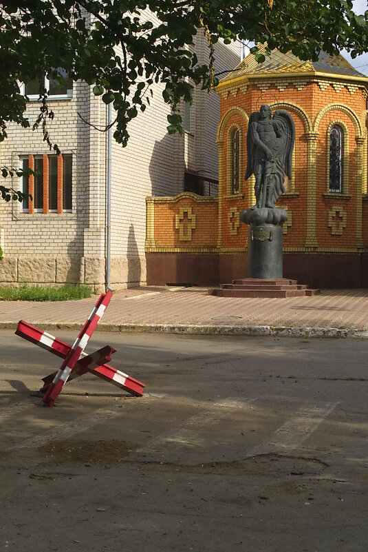 Противотанковый ёж в Луганске - Александр Лычагин