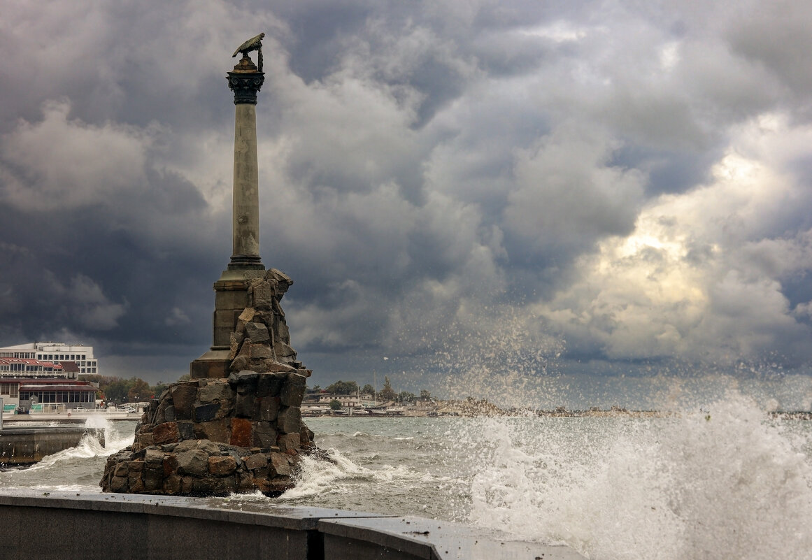 Памятник затонувшим кораблям - skijumper Иванов