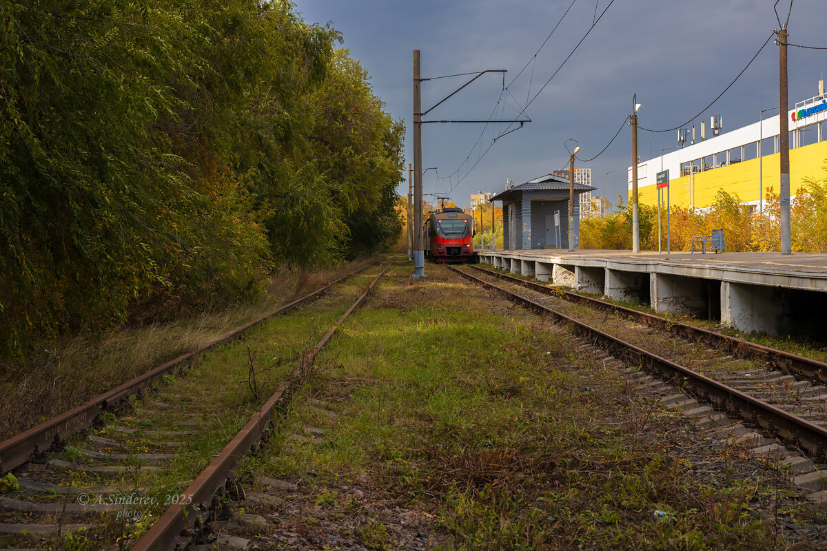 Электричка отъезжает - Александр Синдерёв