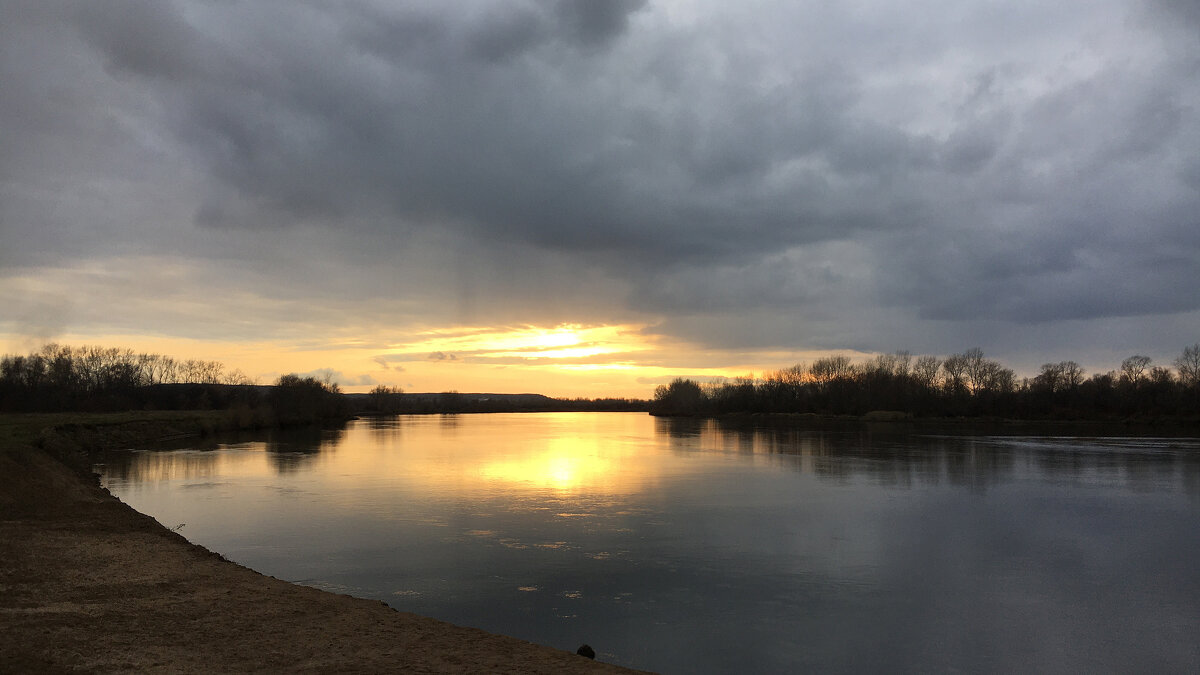 Пасмурный вечер - Владимир Кириченко