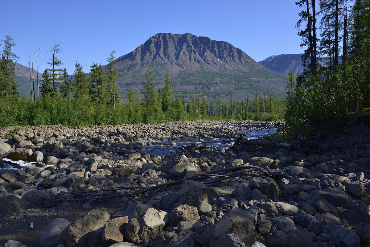 *** - Александр Хаецкий