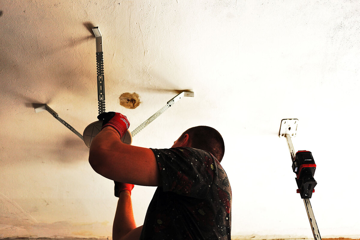 Артём за работой - Юрий Гайворонскiий