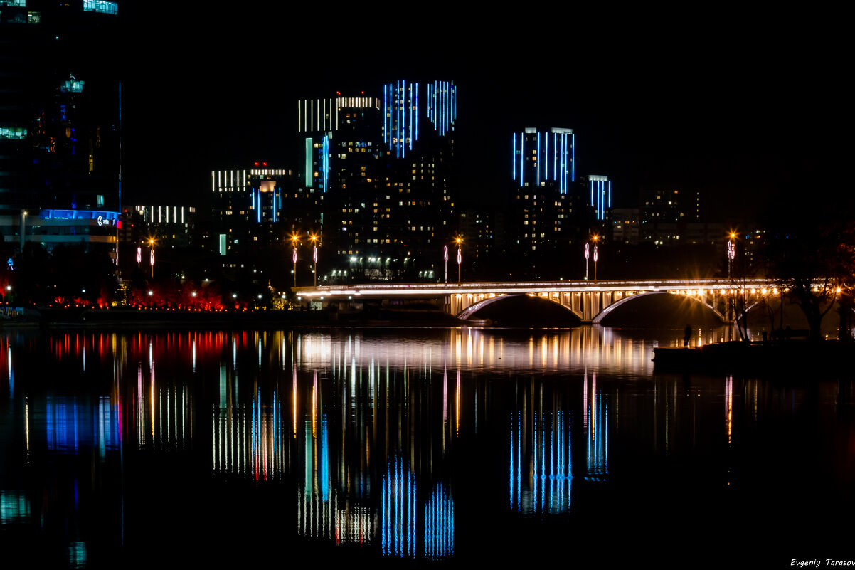 Отражения неона - Евгений Тарасов 
