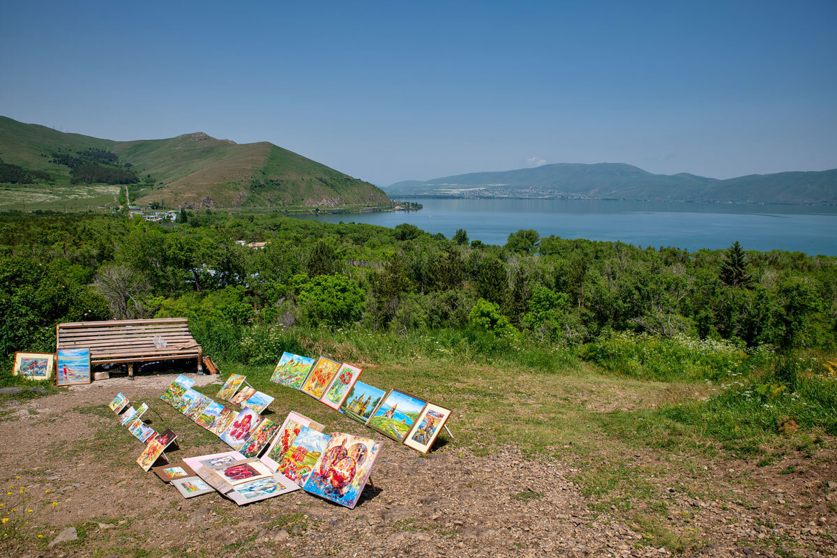 Озеро Севан. Вид от монастыря Севанаванк. Армения. - Дина Евсеева
