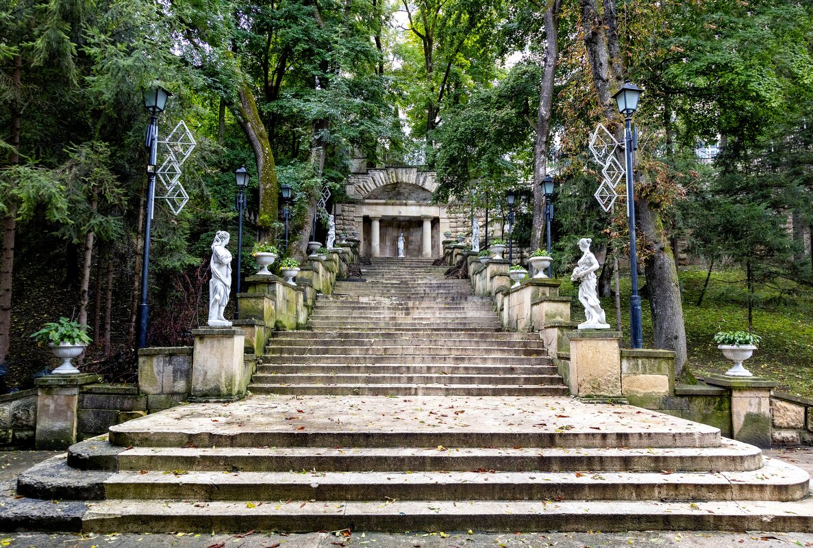 Кисловодский парк. - Yuri Chudnovetz