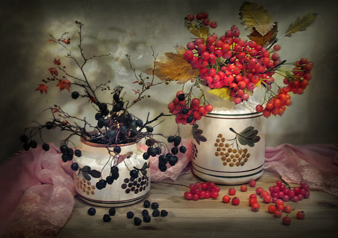 Осенние ягоды в свете блуждающих теней. - Bosanat 