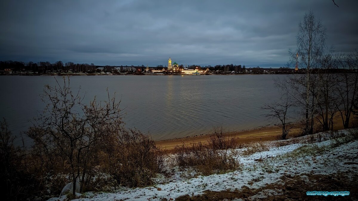 ...В сумерках.! - Павел Курков