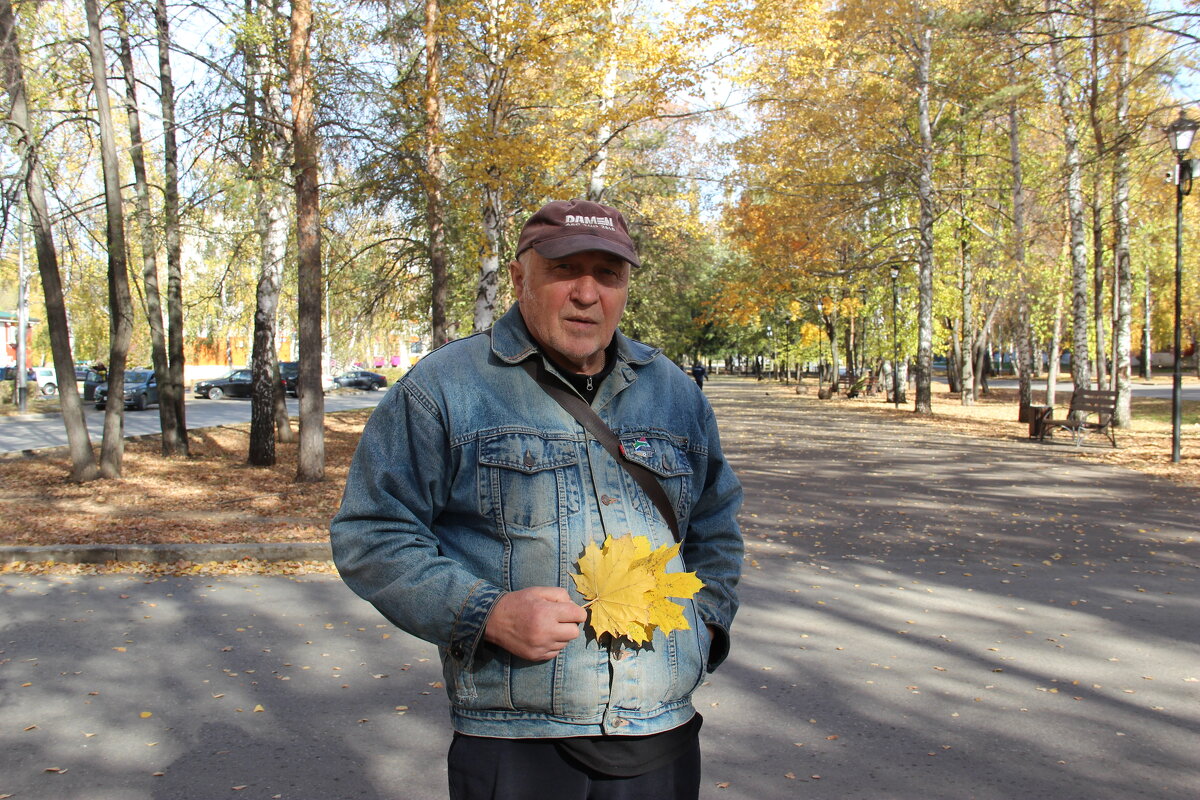 Октябрь - Венера Чуйкова