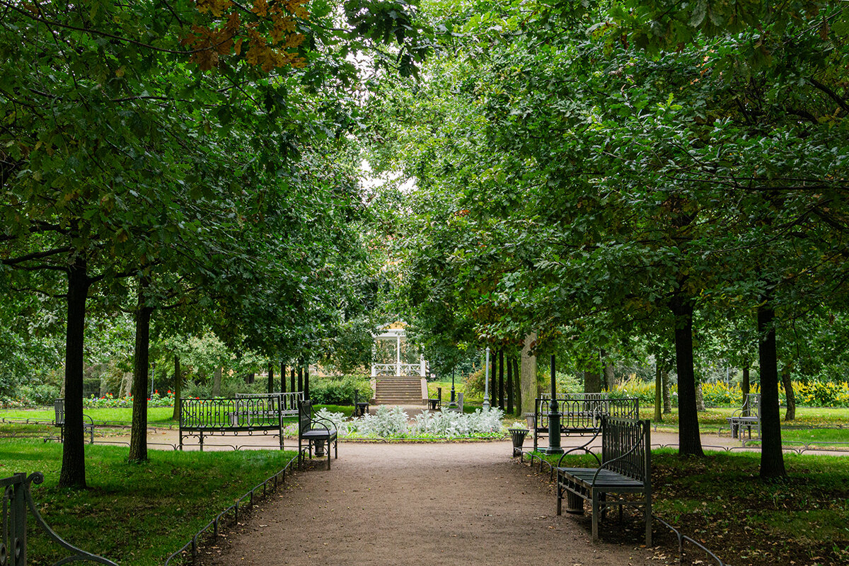 В Польском саду - Ирина Соловьёва