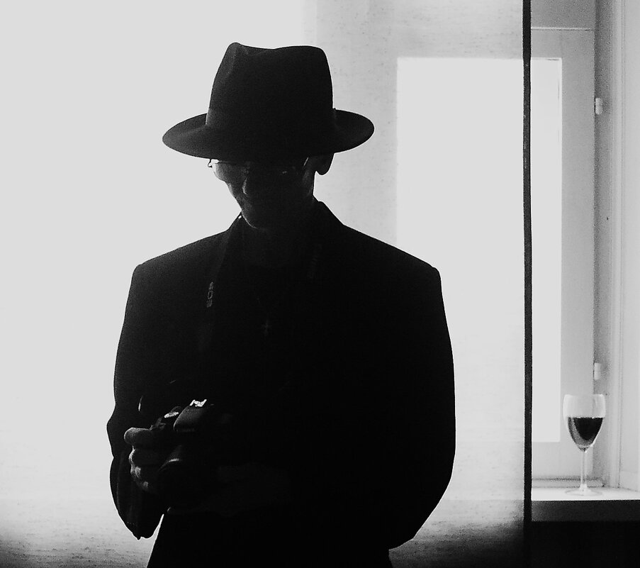 С фотокамерой. - Василий Палий