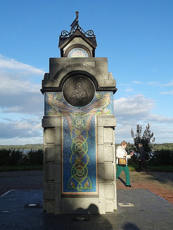 Памятный знак в честь 600-летия упоминания Себежа в летописях - Лидия Бусурина