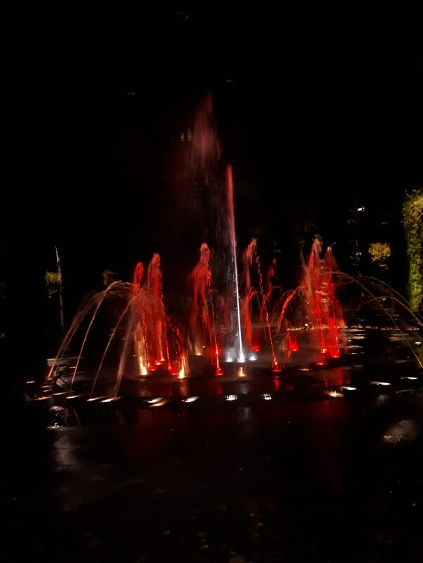 Фонтан "Танцующие Эвридики".Петергоф - Надежда 