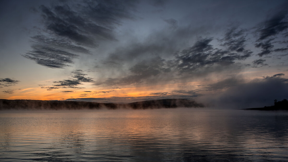 РАССВЕТ НА ОЗЕРЕ. - Сергей Воротников