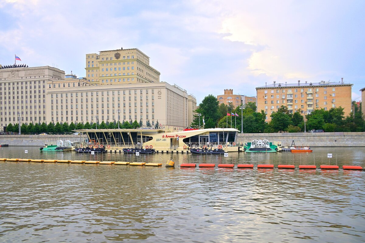 Москва. Вечерняя прогулка по реке - Владимир Мигонькин