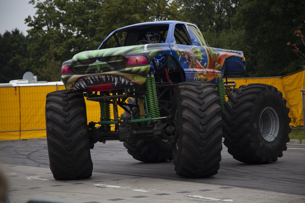 *** - Вадим Вайс