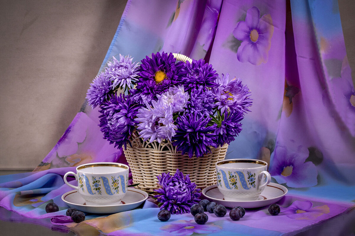 Сиреневый натюрморт - Людмила Павловна Крышковец