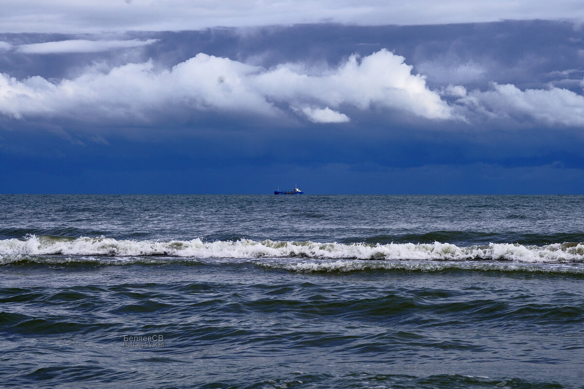 У Каспия - Сергей Беляев