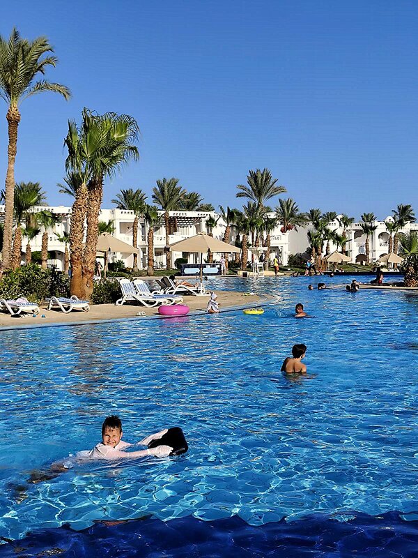 Где - то там... - Роман Савоцкий