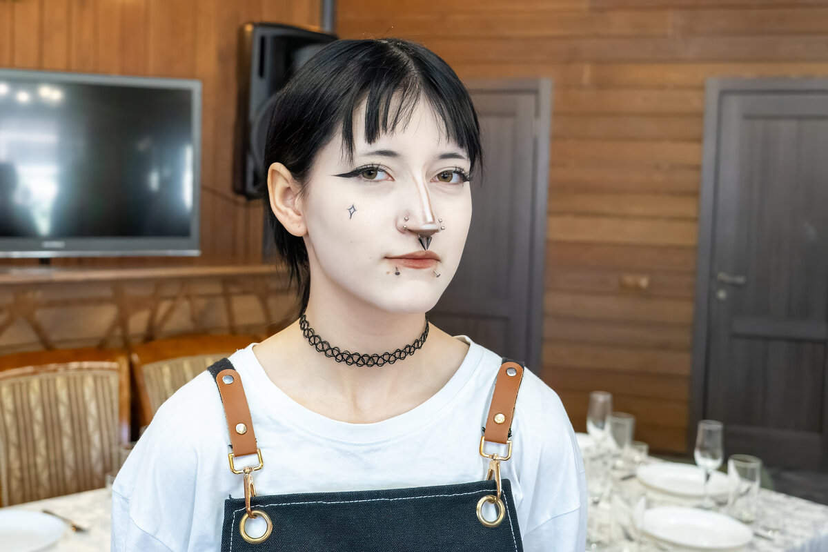 Молодежь - Владимир Бондарев