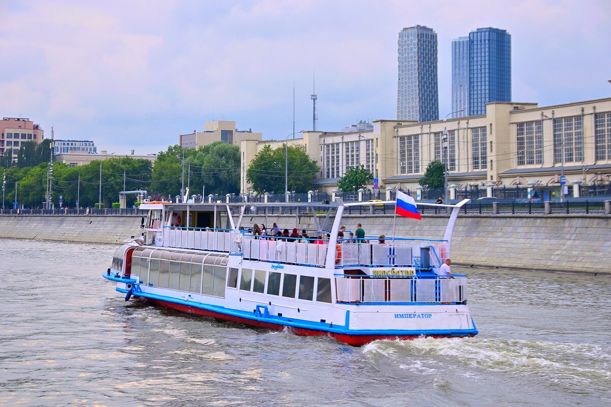 Москва. Вечерняя прогулка по реке - Владимир Мигонькин