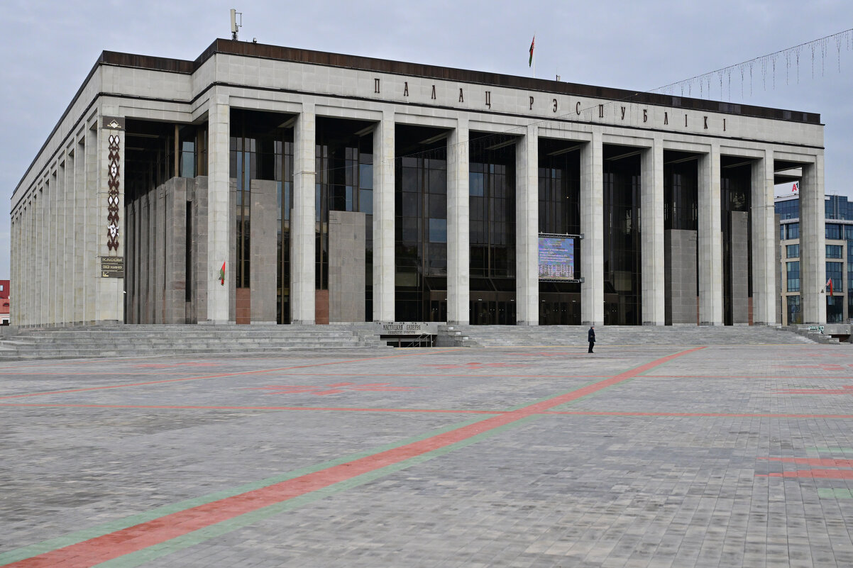 Дворец - Валерий Пославский Дворец - Валерий Пославский