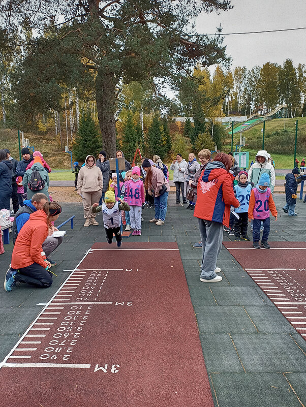 Спортсмены лыжной школы по подготовке олимпийского резерва, Юкки, СПб. Осень.удалитьредактировать - Лилия *