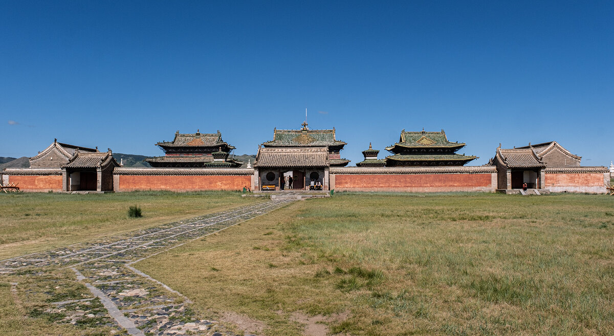 Буддийский монастырь Эрденэ Зуу в городе Хонхорин - Galina 