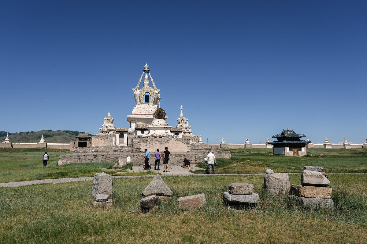 Буддийский монастырь Эрденэ Зуу в городе Хонхорин - Galina 