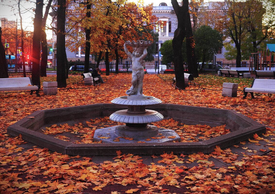 Осень в Введенском саду - Магомед .