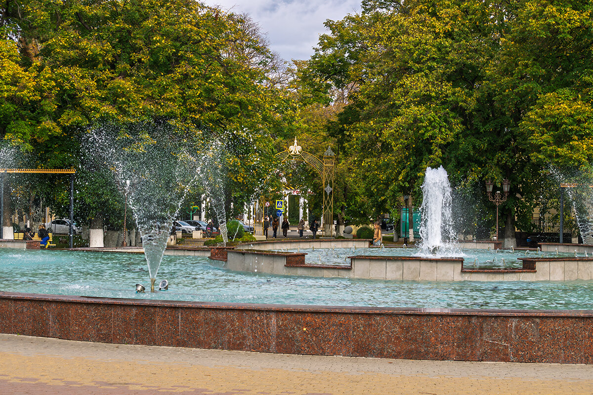 12 октября, еще работают фонтаны - Игорь Сикорский