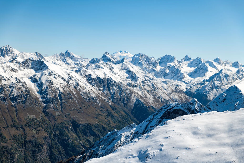 Кавказский хребет.  Вид на Эльбрус. Домбай. - Дина Евсеева