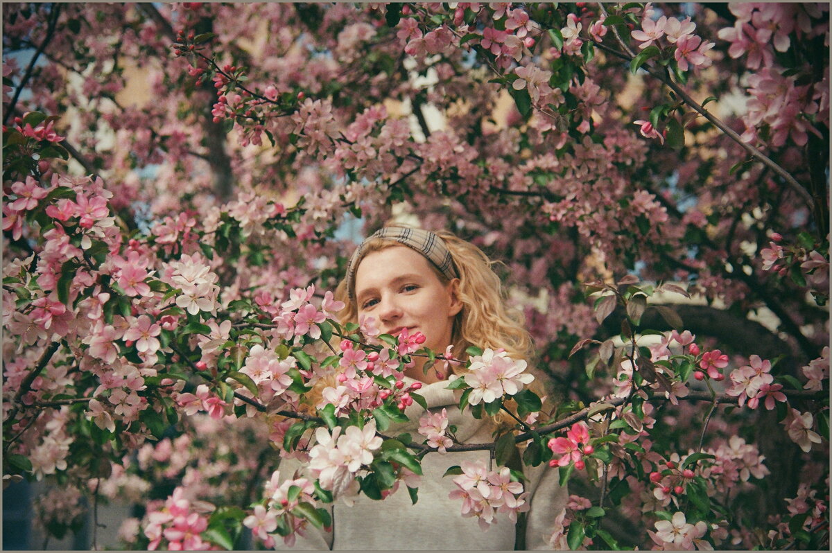 Диана, цветы - Алексей Хвастунов