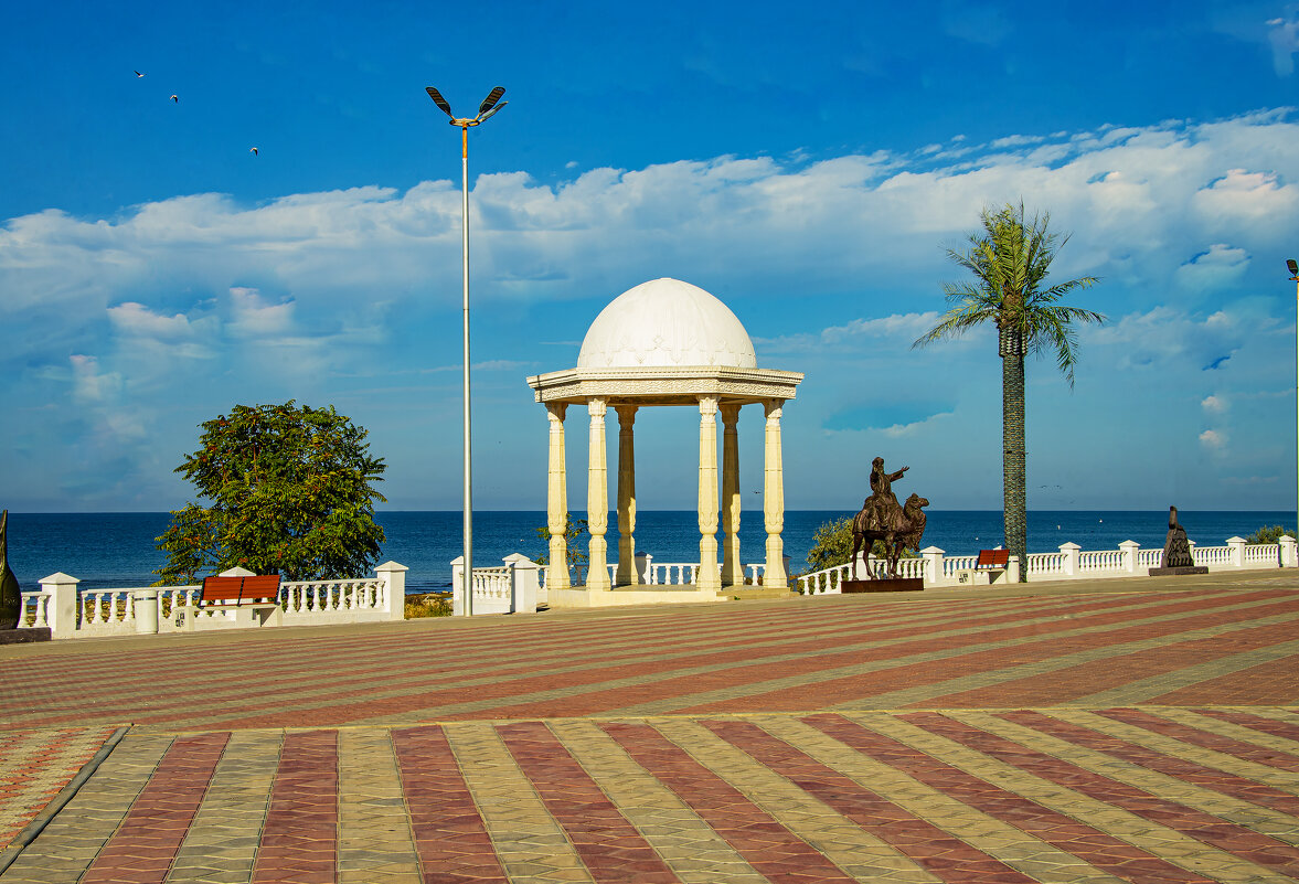 На берегу - Анатолий Чикчирный На берегу - Анатолий Чикчирный