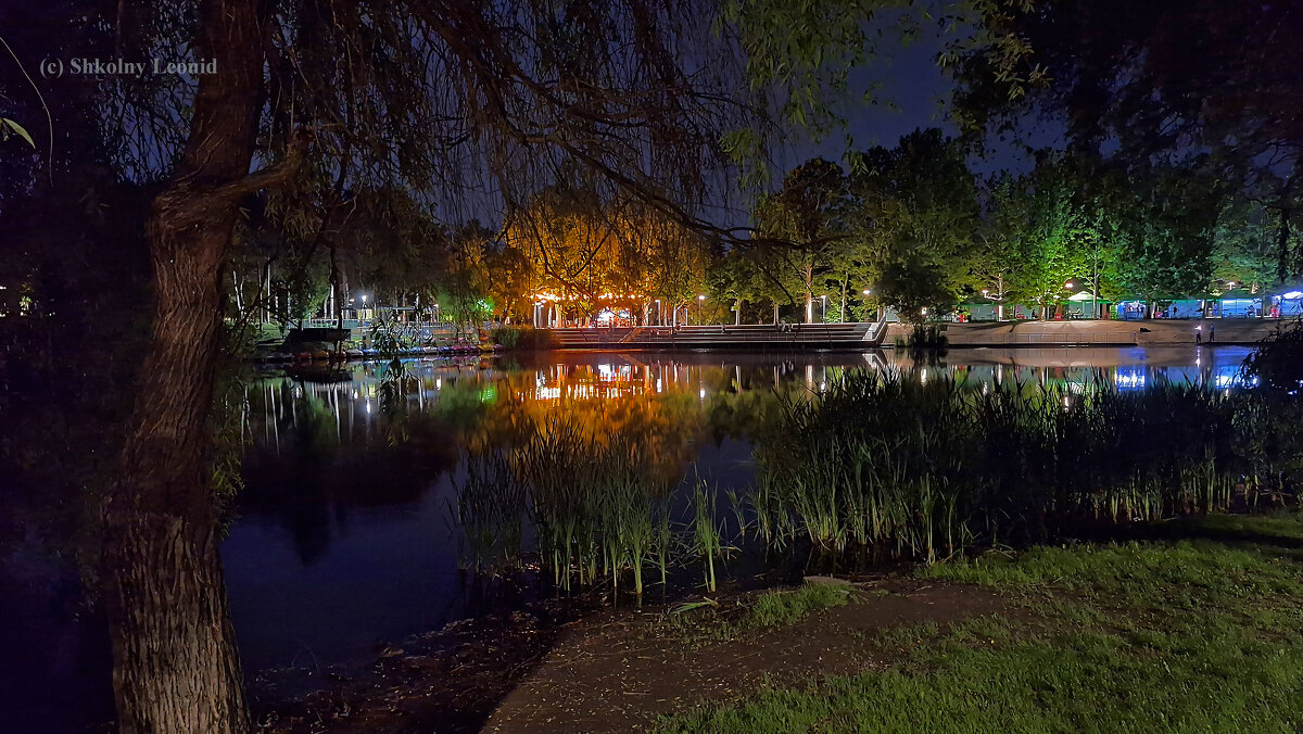 Среднее озеро в Долине Роз. Кишинёв. - Леонид Школьный