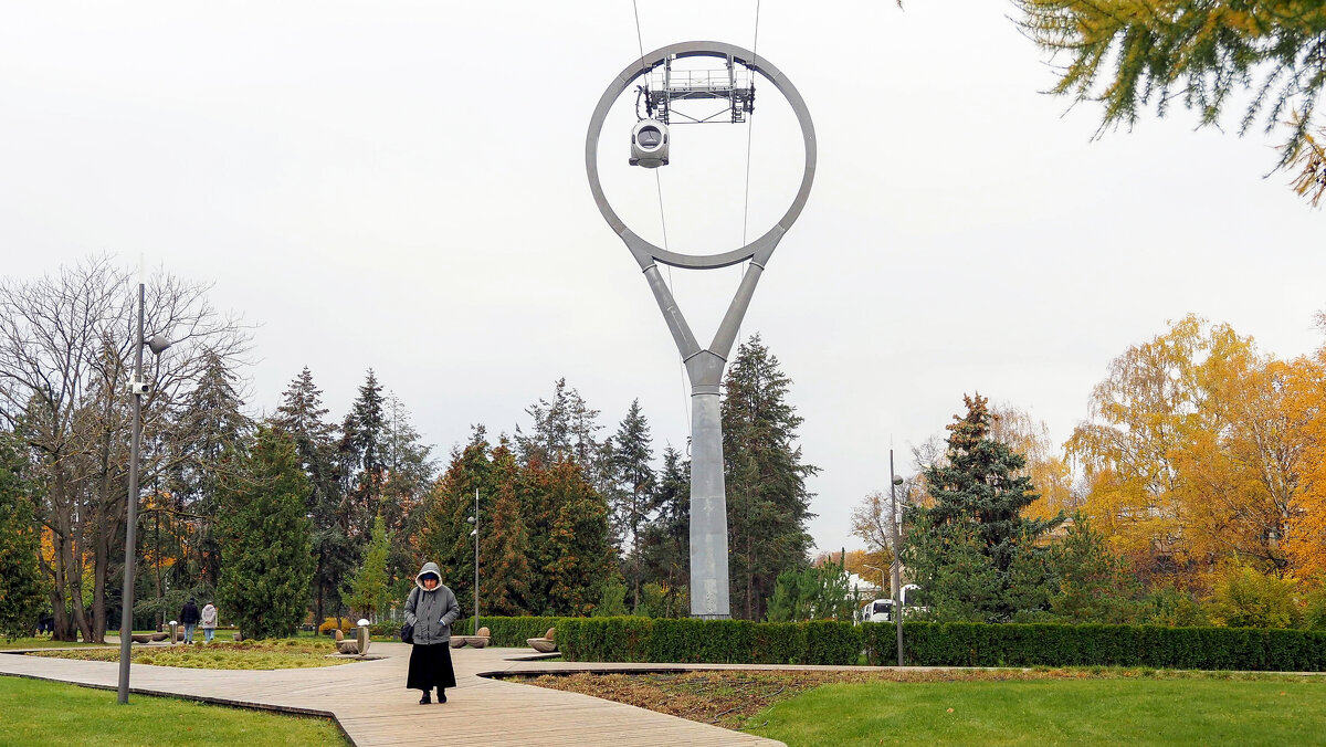 Где то на ВДНХ - юрий поляков