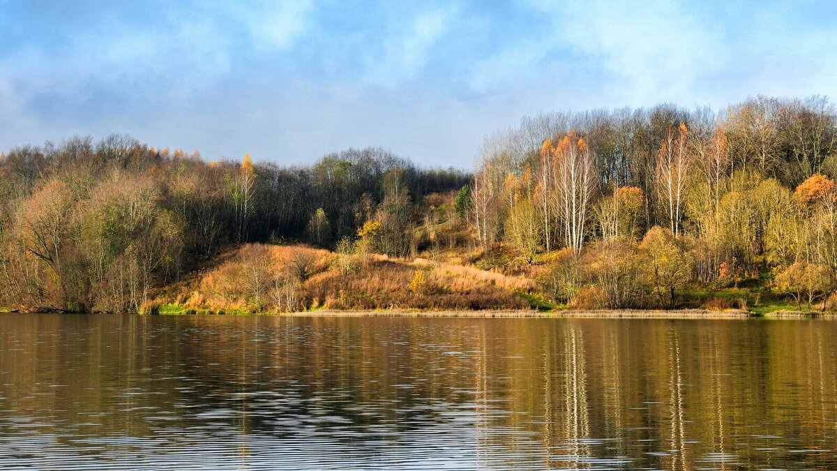 Октябрьским утром на озере. - Милешкин Владимир Алексеевич 