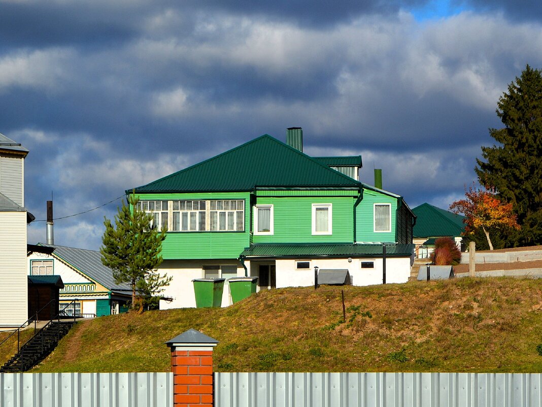 Чебоксары. Келейный корпус Спасо-Преображенского женского монастыря. - Пётр Чернега