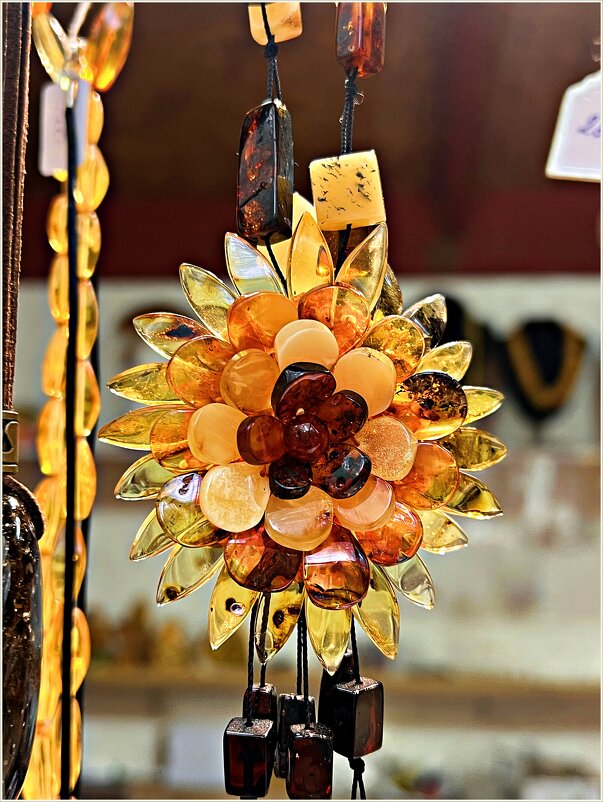 Янтарный кулон. - Валерия Комова Янтарный кулон. - Валерия Комова