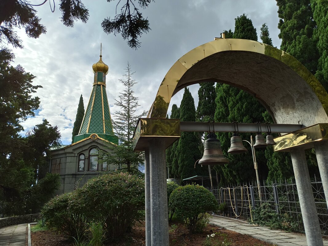 Храм во имя святого Александра Невского. Утес. Крым. - Галина 