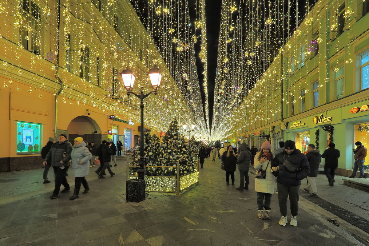Из прогулок по Москве (ул. Рождественка) - Евгений Седов