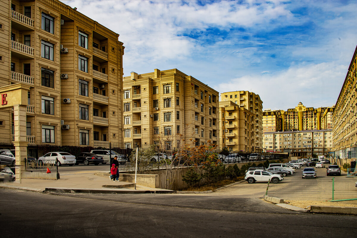 Дворик Актау - Анатолий Чикчирный Дворик Актау - Анатолий Чикчирный