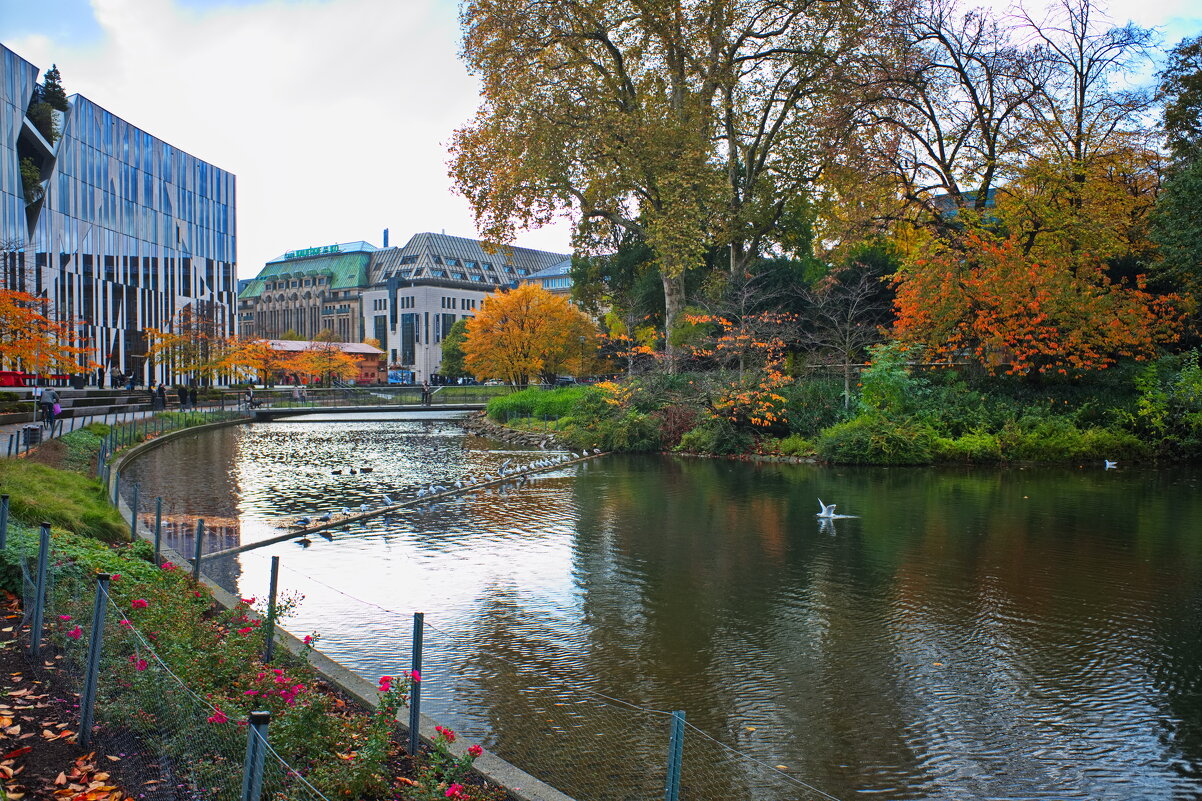 *** - Witalij Löwin