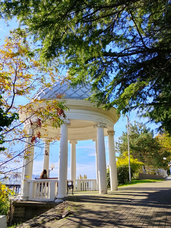 ПРИМОРСКАЯ НАБЕРЕЖНАЯ. РОТОНДА - Tata Wolf