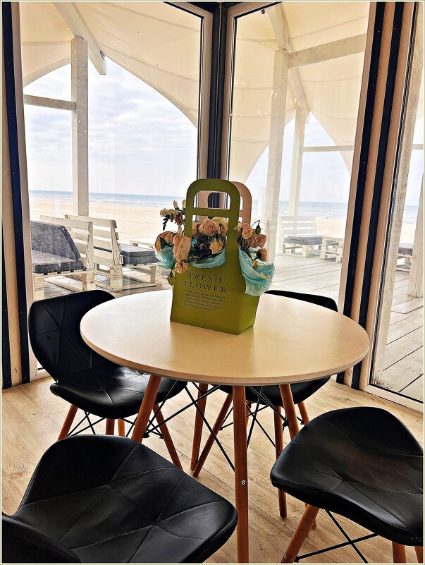 Столик в кафе ПЕСОК. - Валерия Комова