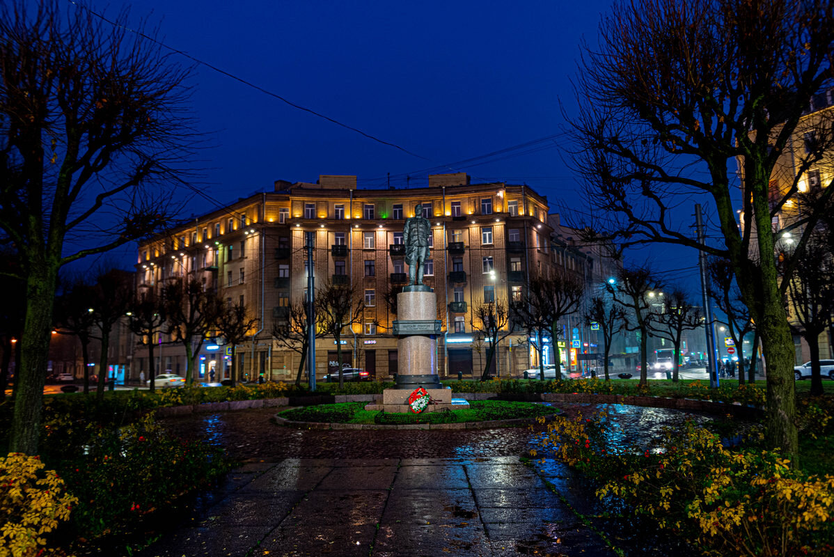 Памятник  МАРШАЛУ ГОВОРОВУ - Дмитрий Лупандин