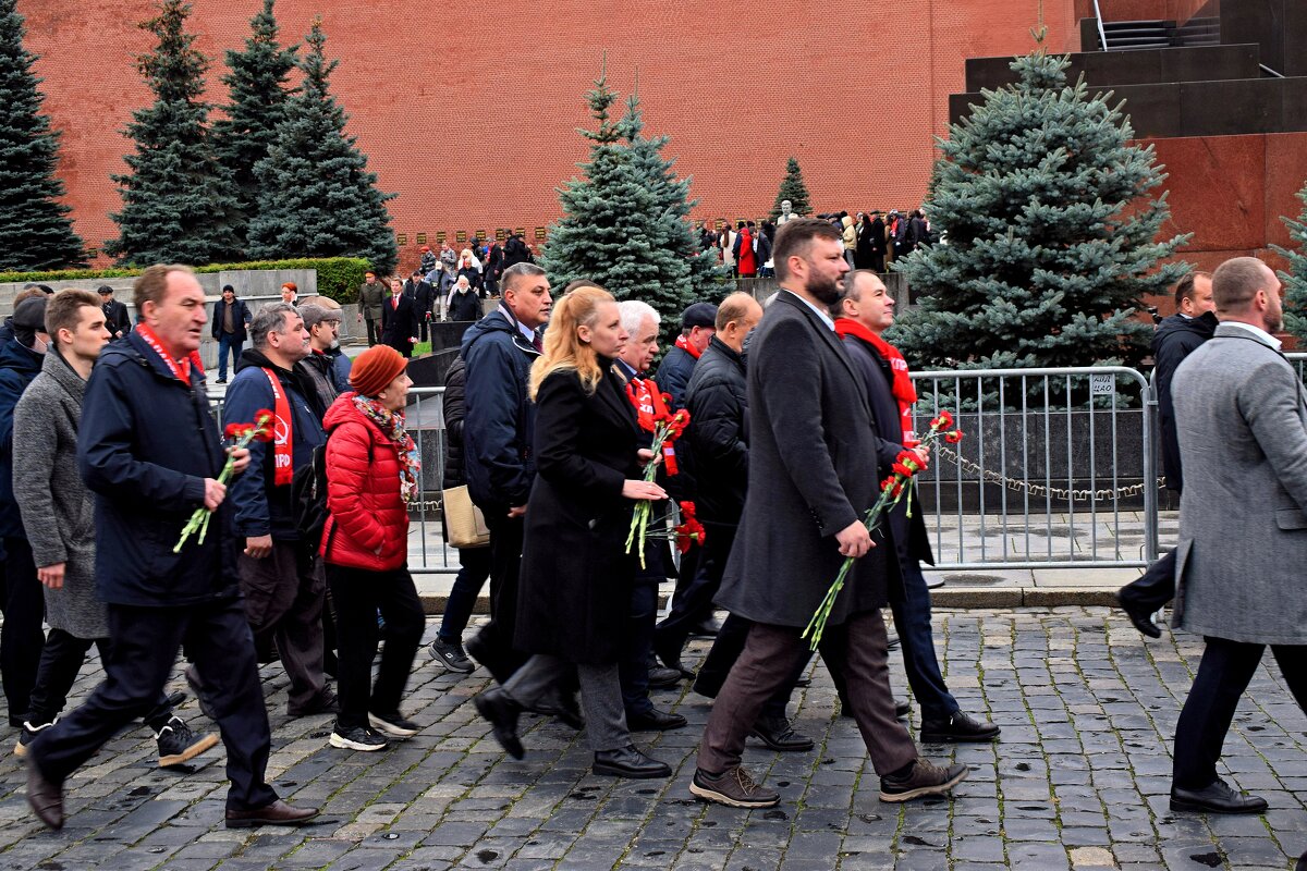 Вдоль кремлёвской стены к мавзолею. - Татьяна Помогалова